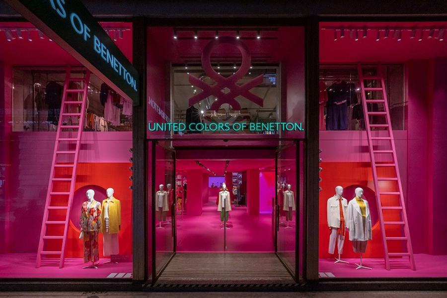 Pink beneton store
